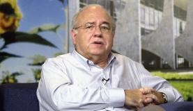 Escritor Luis Fernando Verissimo tem alta hospitalar