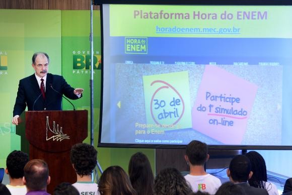 MEC fará quatro simulados nacionais do Enem