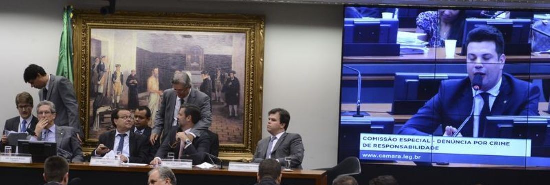 Comissão do Impeachment vota parecer de relator