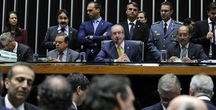 Câmara inicia votação que decide sobre o impeachment