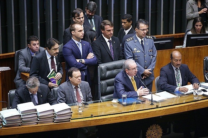 Cunha diz que atrasos estão dentro do previsto