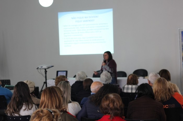 Projeto Dialogando com o Idoso discutiu doenças sexualmente transmissíveis na Terceira Idade