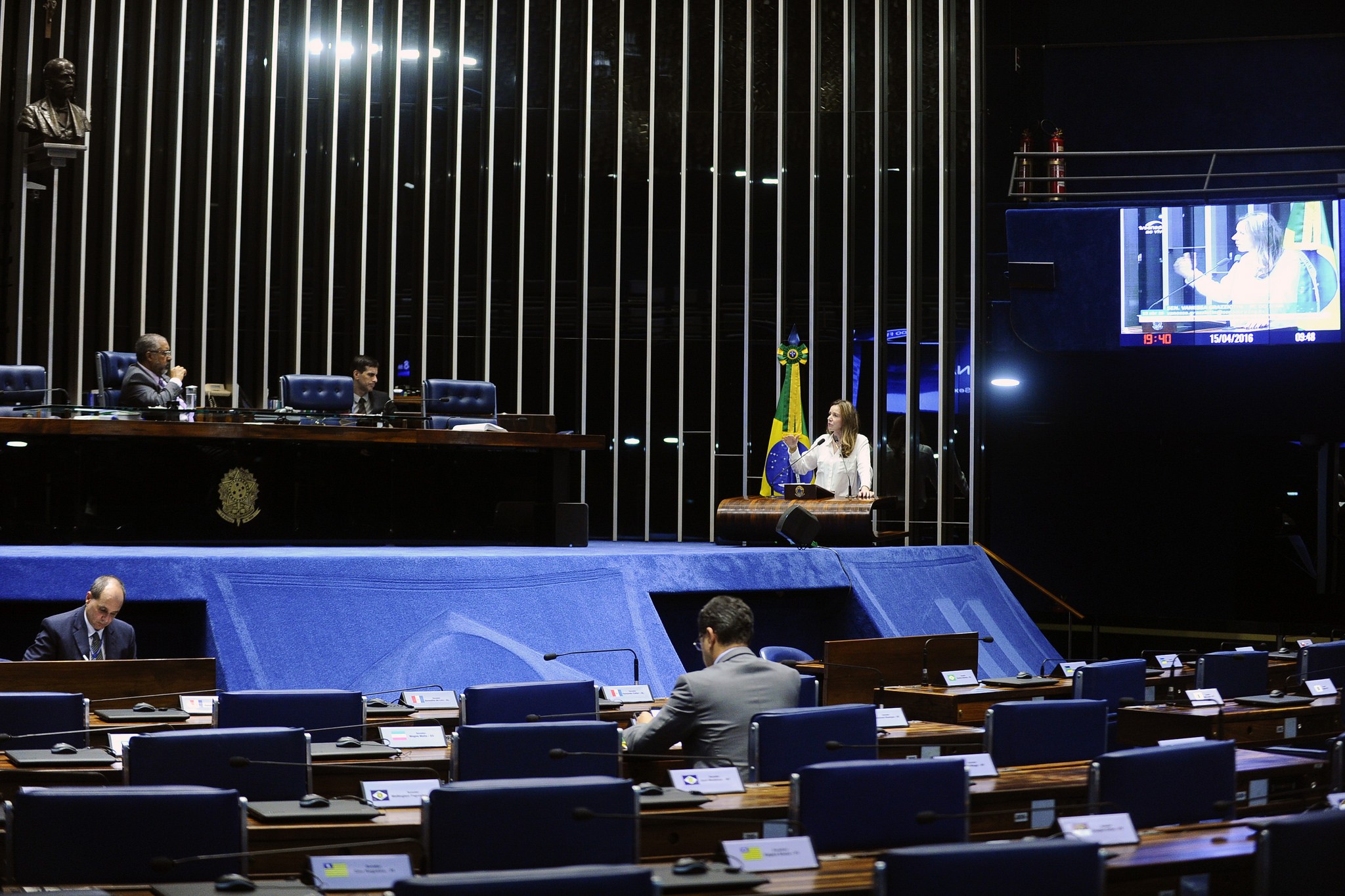 Semana no Senado terá votações de impeachment e da cassação de Delcídio