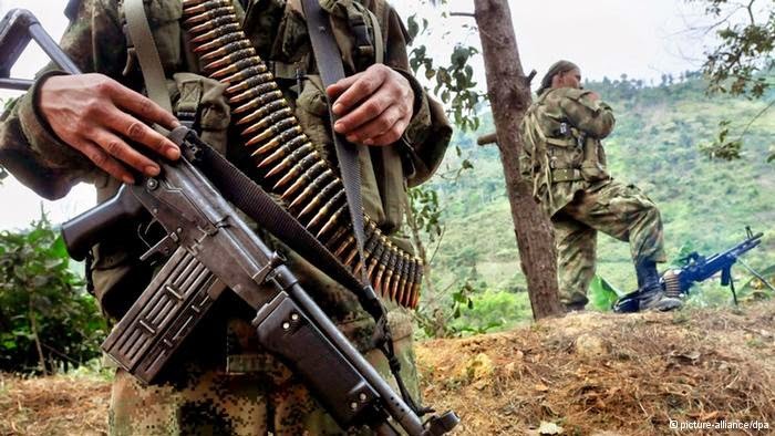 Governo colombiano e Farc acertam retirada de menores de 15 anos da guerrilha