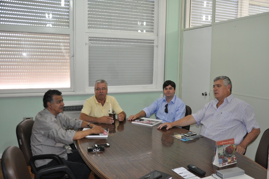 Empresa Rumo ALL é recebida na Superintendência