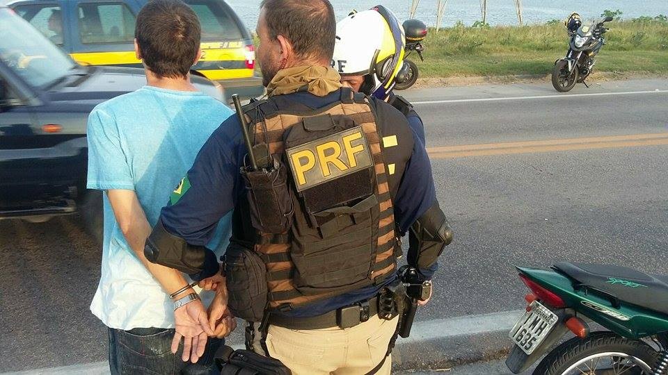 PRF prende homem com porção de cocaína 
