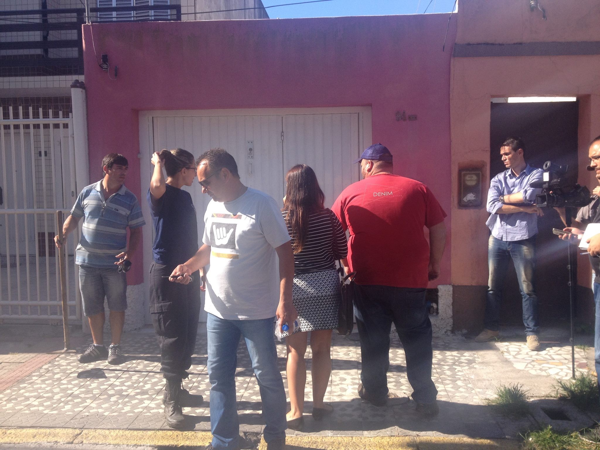 Mulher é morta e enterrada no pátio de sua casa