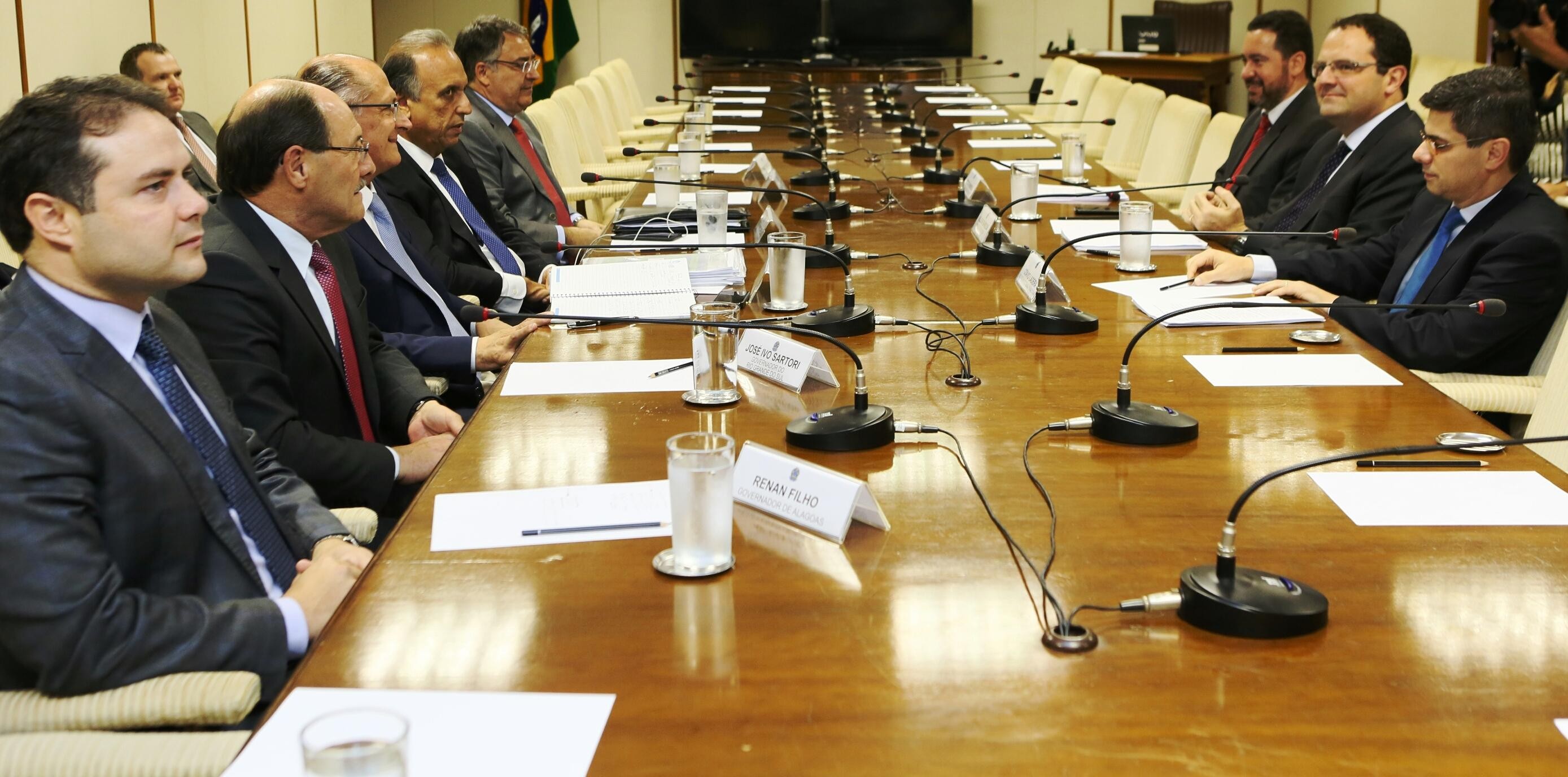 Sartori reúne-se com equipe técnica do Ministério da Fazenda para tratar da dívida com a União