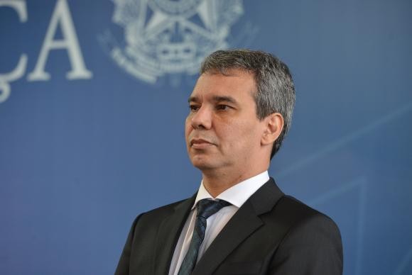 STF decide hoje se o ministro da Justiça pode continuar no cargo 
