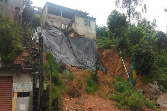 Sobe para 16 o número de mortes por causa das chuvas em São Paulo