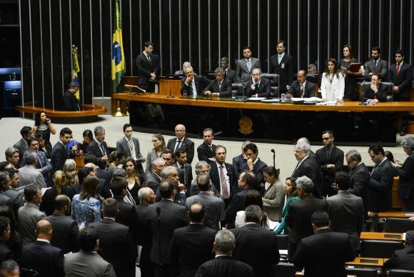 Câmara aprova comissão do impeachment; veja a lista dos integrantes