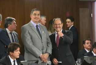 "Cem por cento de carência em 2016 é uma vitória", diz Sartori