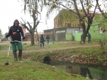 Campanha Cidade Limpa realiza atividades na Rua Roberto Socoowski