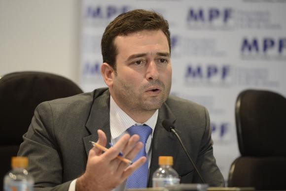 Esquema lavou mais de R$ 370 milhões por meio de empresas de fachada, diz PF