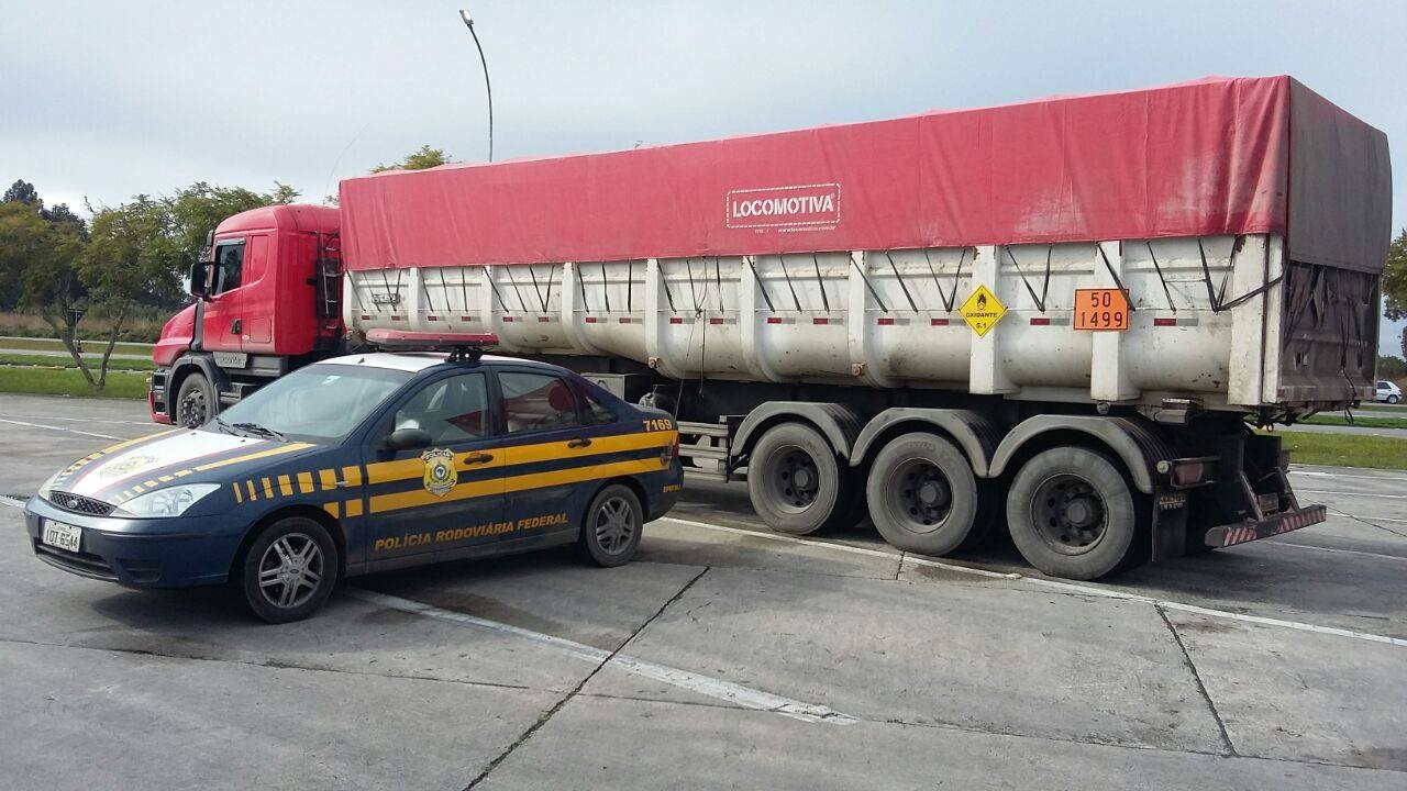 PRF flagra quase 100 toneladas de excesso de peso em Rio Grande.