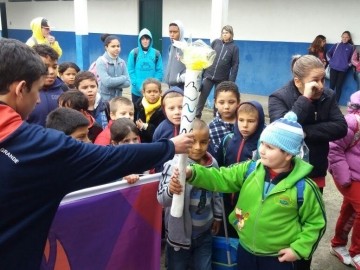 Anfitriões da Tocha Olímpica em Rio Grande promovem "Caminho da Superação" nas escolas da Rede