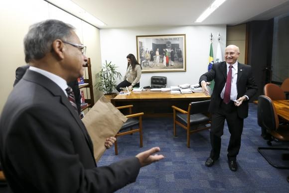 CCJ recebe parecer sobre recurso de Cunha