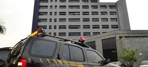 PF diz que investigados na Lava Jato usavam banco para lavar dinheiro