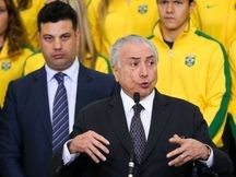 Temer pede empenho dos atletas na Rio 2016 e cita democracia estável no país