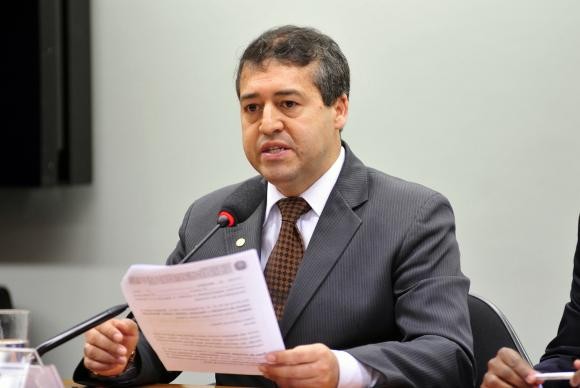 Ministro do Trabalho assina prorrogação de prazo para saque do abono salarial