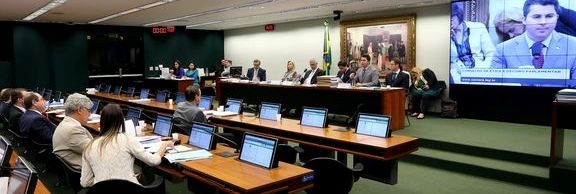 Conselho de Ética inicia sessão que pode cassar Eduardo Cunha