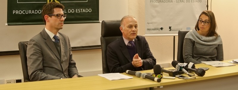 PGE ingressa com ação na Justiça para garantir acesso às escolas