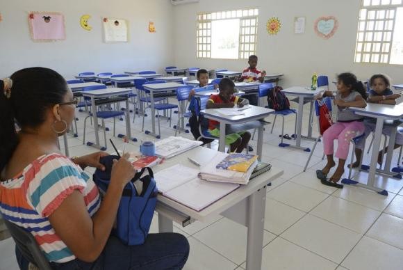 "Brasil não vê educação como instrumento de qualificação de vida", diz UNESCO