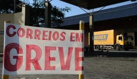Greve dos funcionários dos Correios é suspensa em três estados