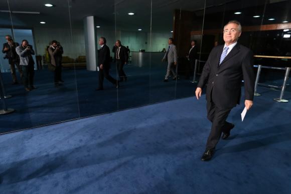 Renan Calheiros diz que Lava Jato precisa "acabar com exibicionismo"