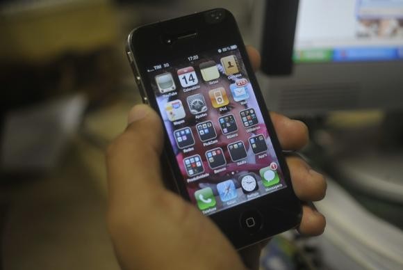  Com aplicativos para celular, eleitores podem fazer denúncias de compra de votos