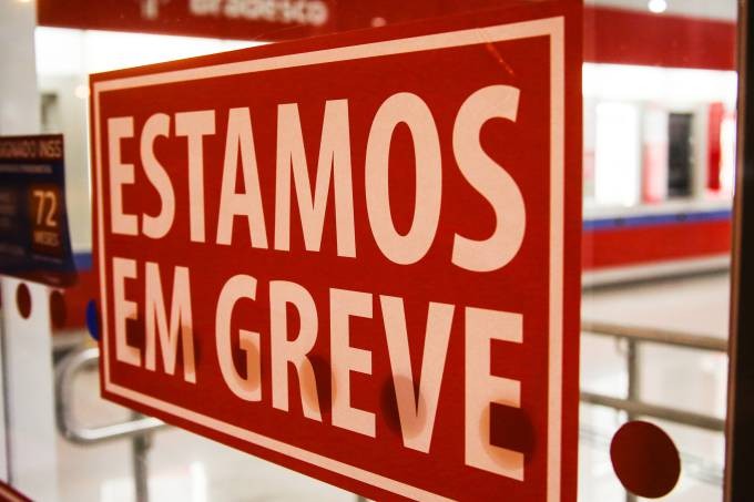 Após 31 dias, Bancários voltam ao trabalho
