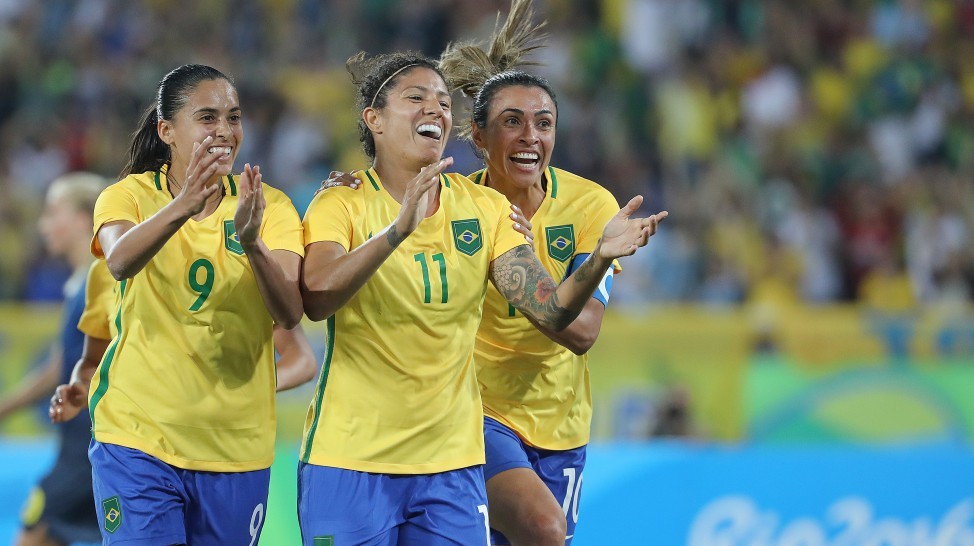 Brasil atropela Suécia no futebol feminino