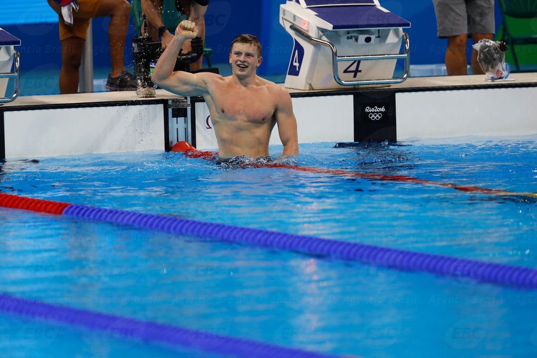 Nadador britânico Adam Peaty bate recorde mundial na prova de 100m peito