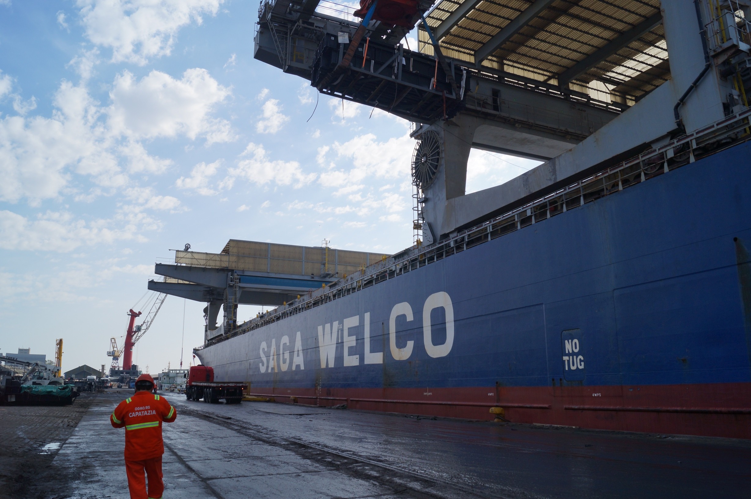 Movimentação intensa no cais do Porto Novo