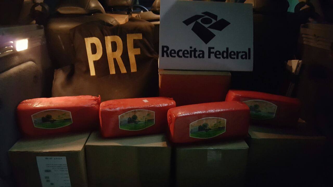 PRF apreende 400 quilos de queijo contrabandeado