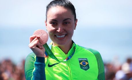 No mar, Poliana ganha 1ª medalha do Brasil na natação feminina em Olimpíada