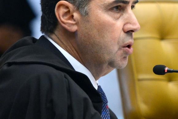 Após críticas de Gilmar Mendes, Barroso diz que Lei da Ficha Limpa é sóbria