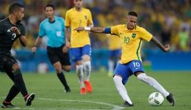 "Nosso futebol não está morto", diz técnico da seleção após medalha de ouro