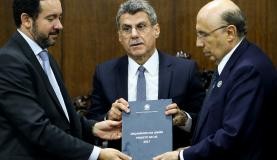 Orçamento prevê salário mínimo de R$ 945,80 no próximo ano