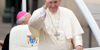 Madre Teresa de Calcutá é canonizada pelo papa Francisco em missa no Vaticano