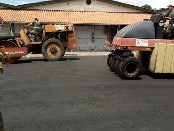 Nova faixa de pedestres elevada é instalada na Rua Valporto 