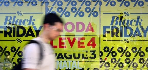 Procon e Proteste alertam sobre fraudes no comércio durante a Black Friday