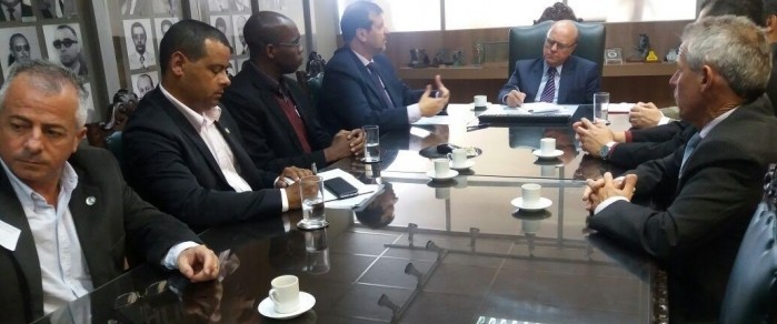 Comitiva rio-grandina discute segurança com Secretário Estadual