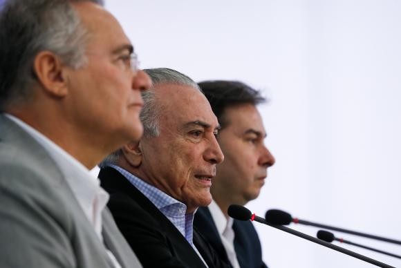 Temer diz que gravar um presidente é "gravíssimo" e pede divulgação de conversa