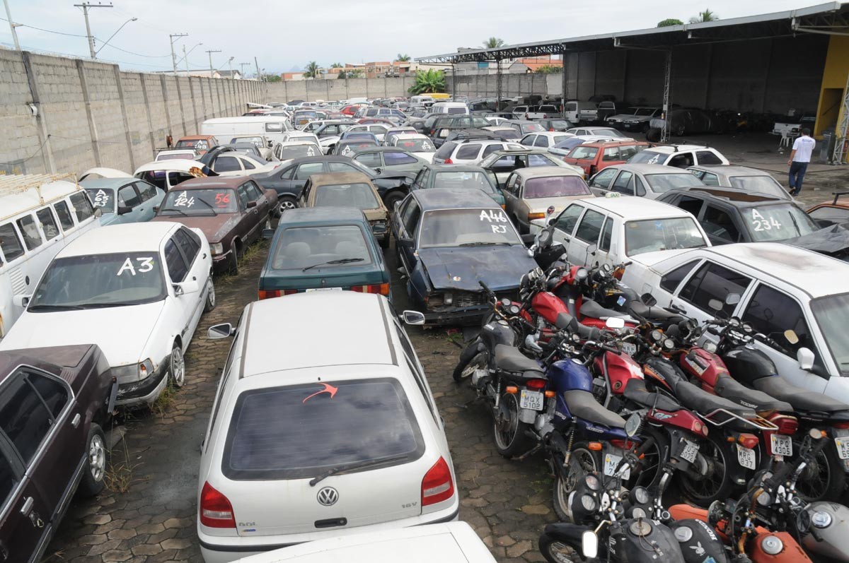 Leilões do DetranRS ofertam quase 3 mil veículos e sucatas neste mês