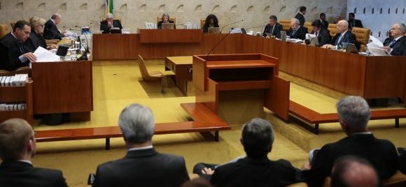 Maioria do Supremo mantém Renan Calheiros na presidência do Senado