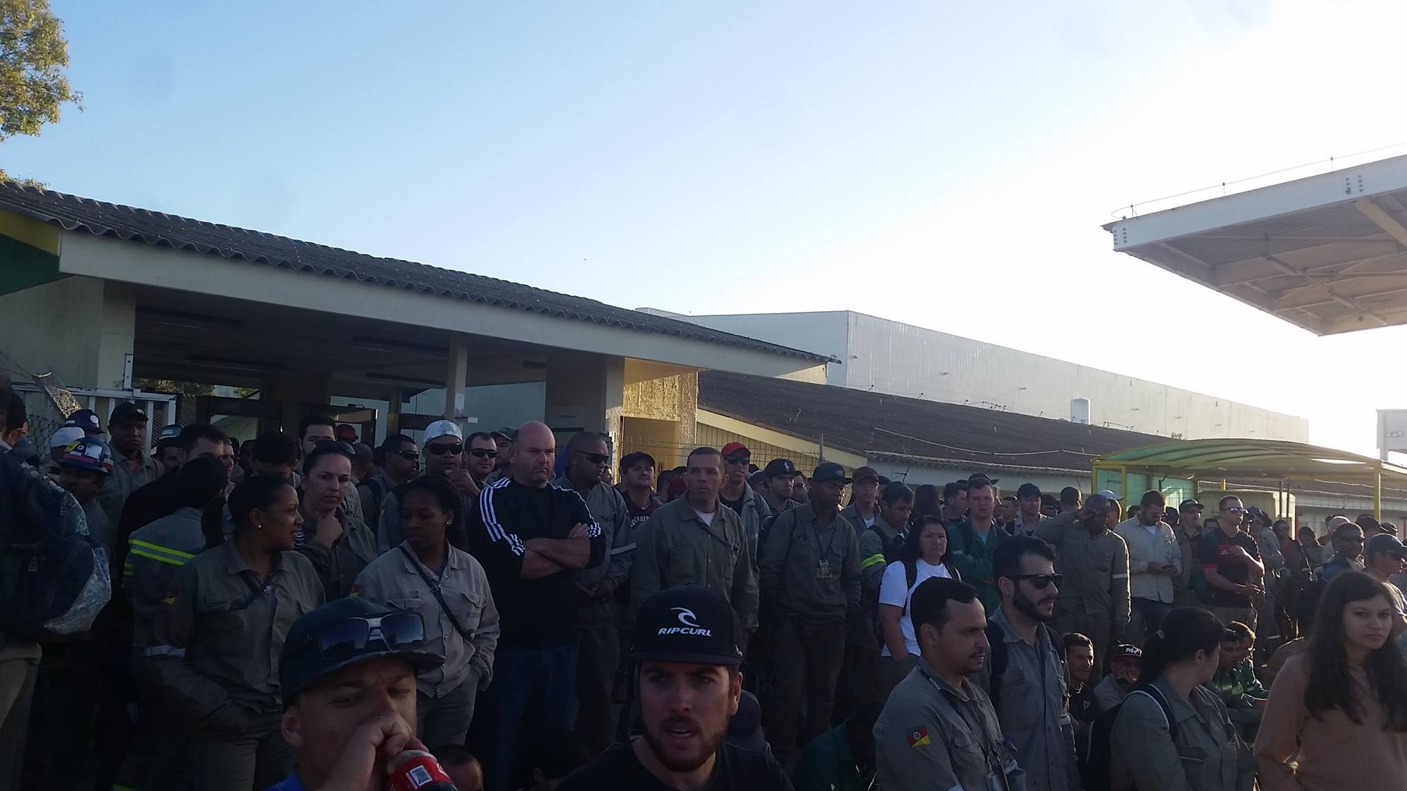 Ministério do Trabalho monta força-tarefa de seguro-desemprego aos demitidos do Polo Naval