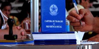 Desemprego atinge 12 milhões de pessoas e tem maior taxa desde 2012