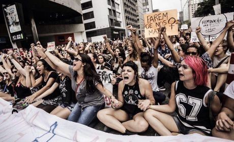 Protesto pede fim da violência contra as mulheres na Avenida Paulista