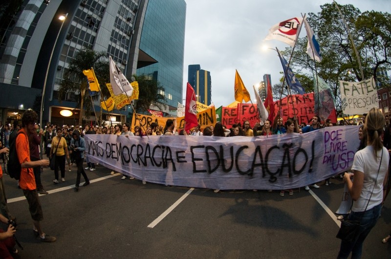 Alunos ocupam escolas, universidades e IFs para serem ouvidos sobre mudanças na educação e PEC